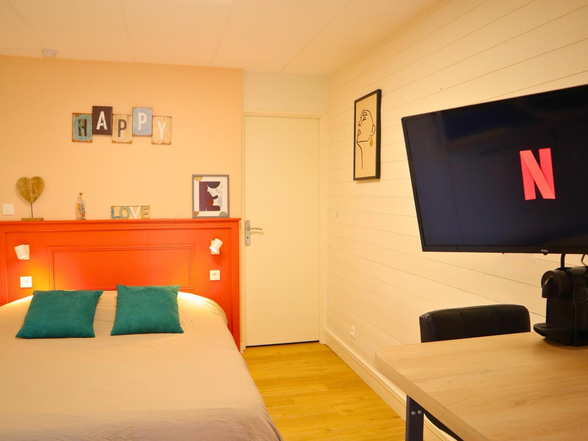 Studio Moderne Et Tout Equipe Au Coeur De Bourbourg - Gare A Proximite 외부 사진